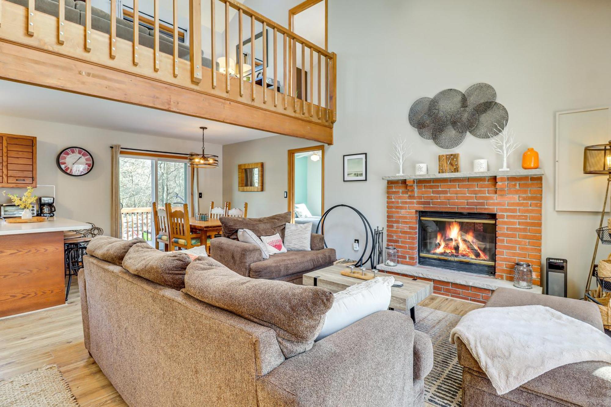 Poconos Home With Private Spa And Fire Pit Long Pond Exterior photo